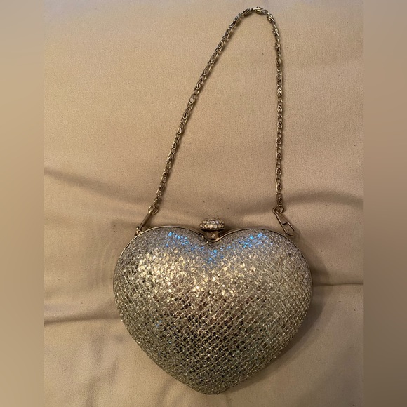 Shiny silver mini heart purse - Picture 1 of 3
